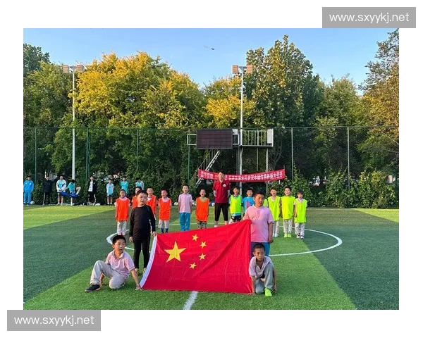 以踢足球为纽带探索团队协作精神与个人成长的完美融合之路 以踢足球为纽带探索团队协作精神与个人成长的完美融合之路
